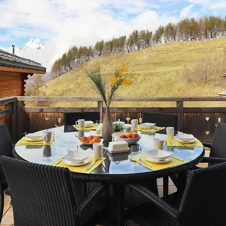 Le Grillon By Interhome