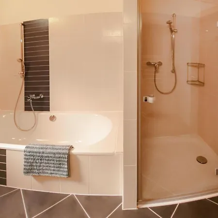 Le Grillon By Interhome